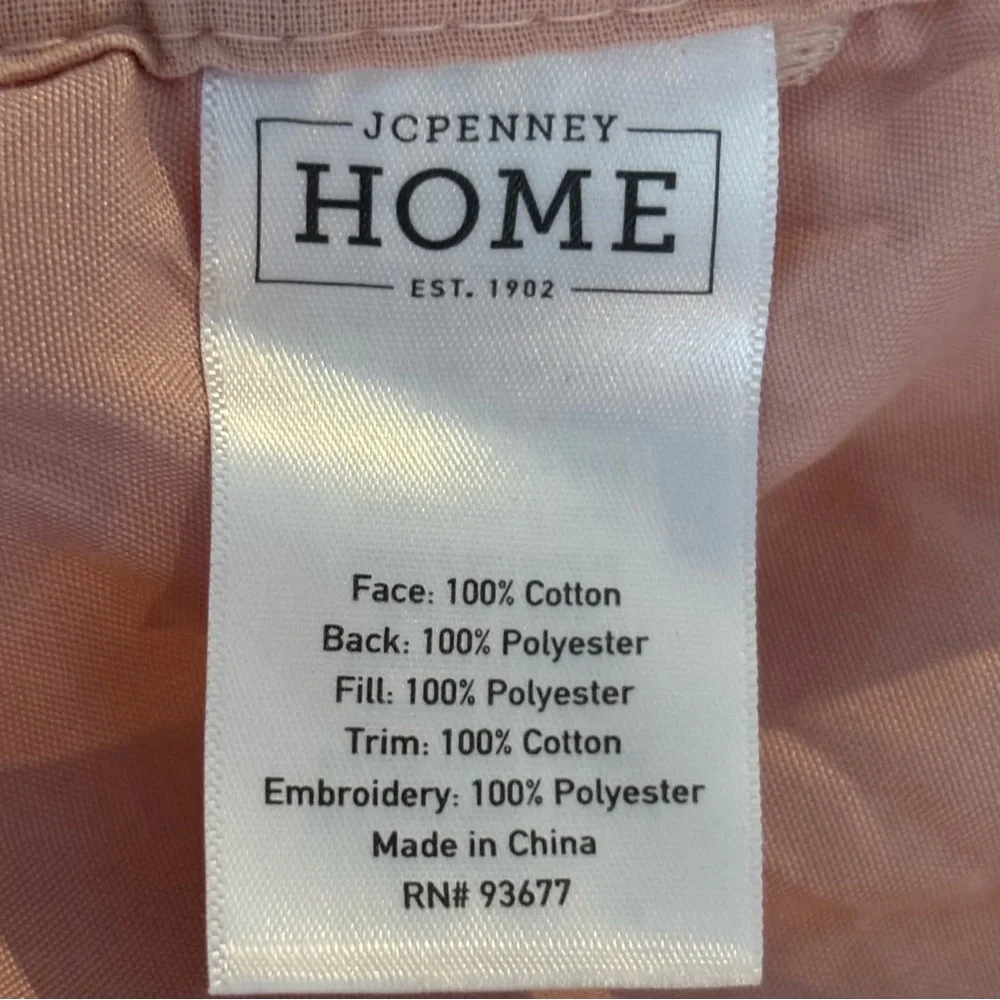 JCPenney HOME mauve/Pink Comforter tufted Bedspread Crochet Full/Queen LIKE NEW